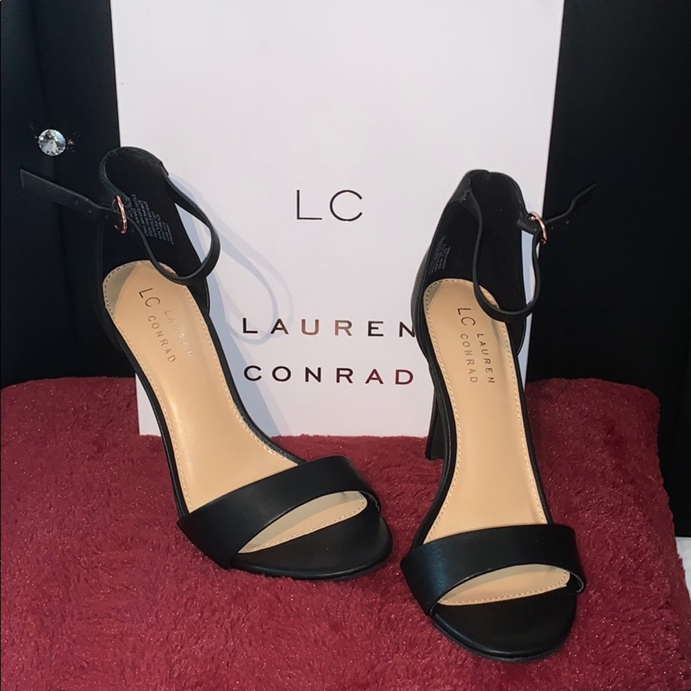 Never Worn LC Hematite Pumps